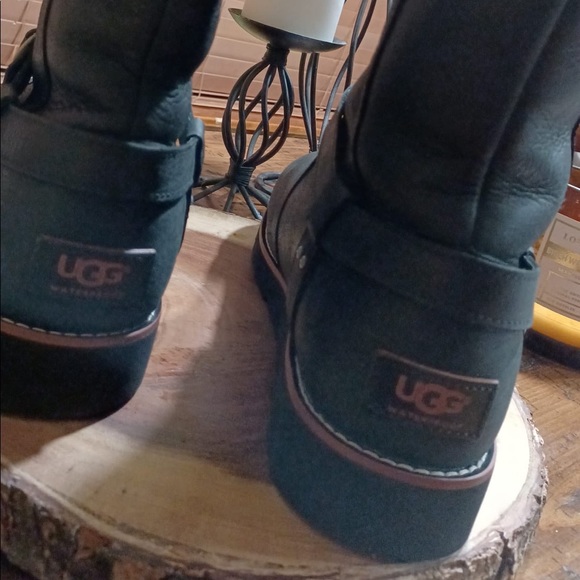 Ugg Noira Calf Boots - Picture 4 of 8